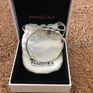 PANDORA BRACELET NEVER WORN